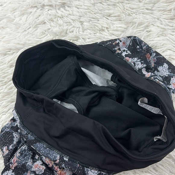 Lululemon Run Times Short II 4" Spring Bloom Multi / Black - Picture 5 of 6